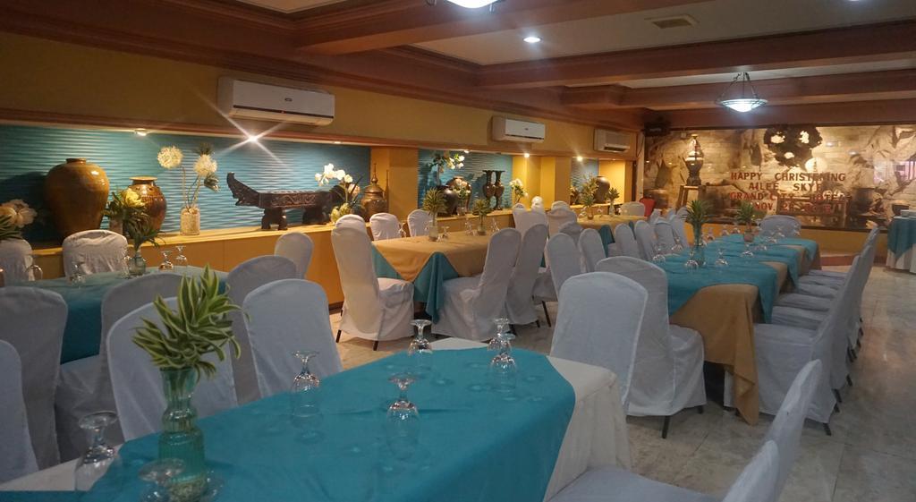 Grand City Hotel Inc. Cagayan de Oro Exteriör bild